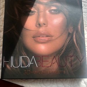 HUDAbeauty 3D Highlighter Palette